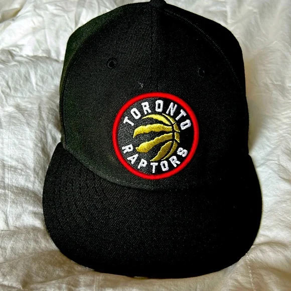 New Era Toronto Raptors fitted hat - Picture 1 of 6
